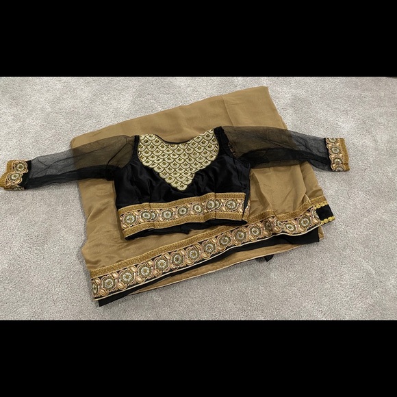 Women sari with blouse - Picture 2 of 3